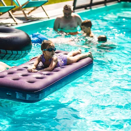 New 5 With Communal Pool By Interhome בית נופש *