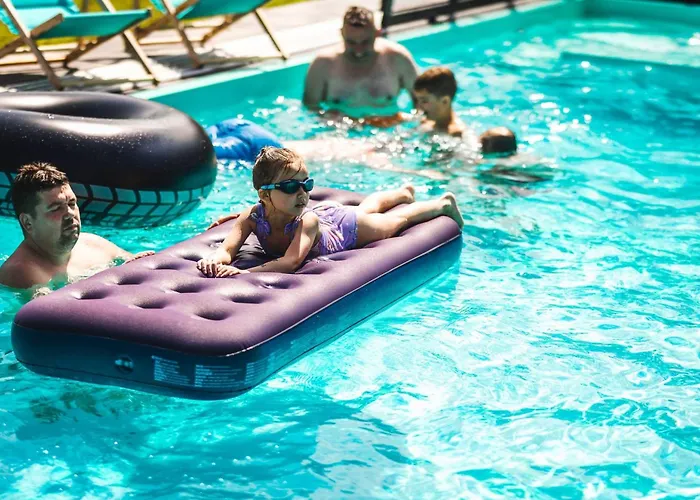 Holiday Home New 5 With Communal Pool By Interhome Сasa de vacaciones *